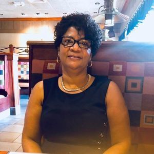 Meet your Posher, Maxine